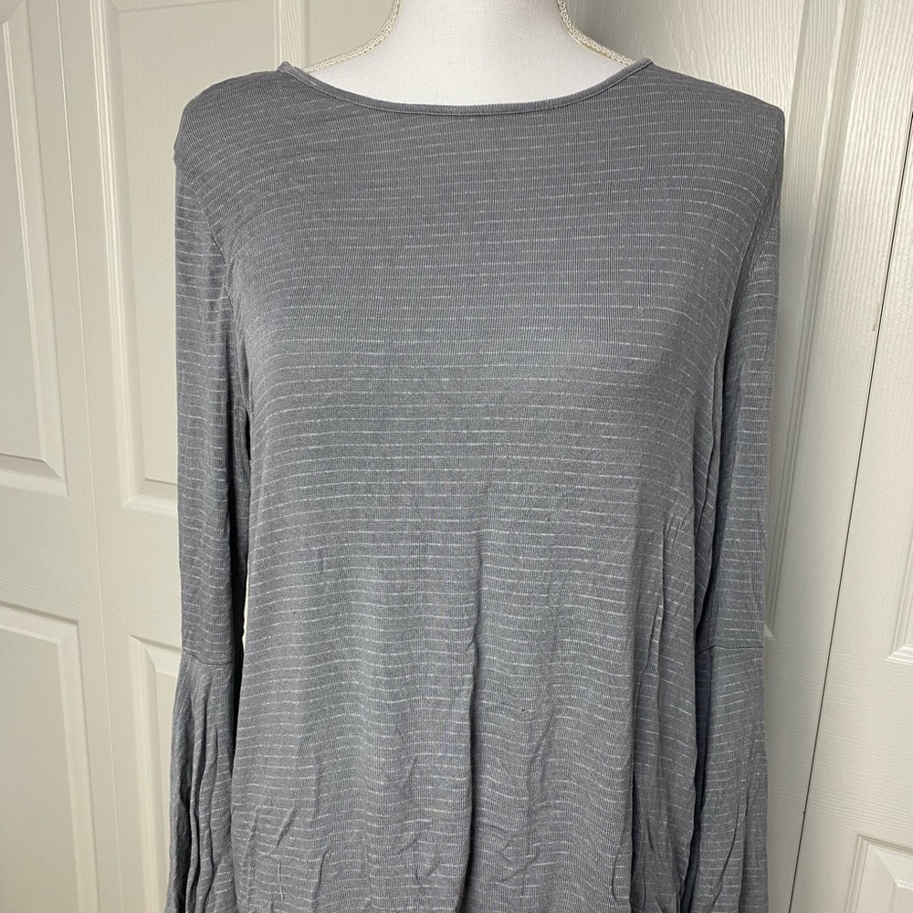 LC Lauren Conrad Weekend Flare Sleeve Top Gray - Picture 3 of 8